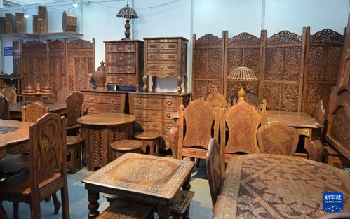 多國工藝品爭奇斗艷，扮靚中俄博覽會工藝美術品展區