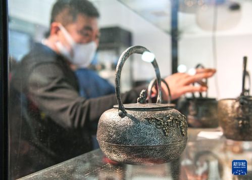 多元文化展風(fēng)采 多國工藝品扮靚中俄博覽會(huì)工藝美術(shù)品展區(qū)